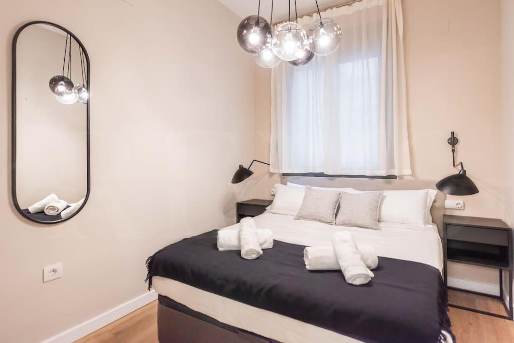 Contemporary Minimalist Apartment By Rems Málaga Extérieur photo