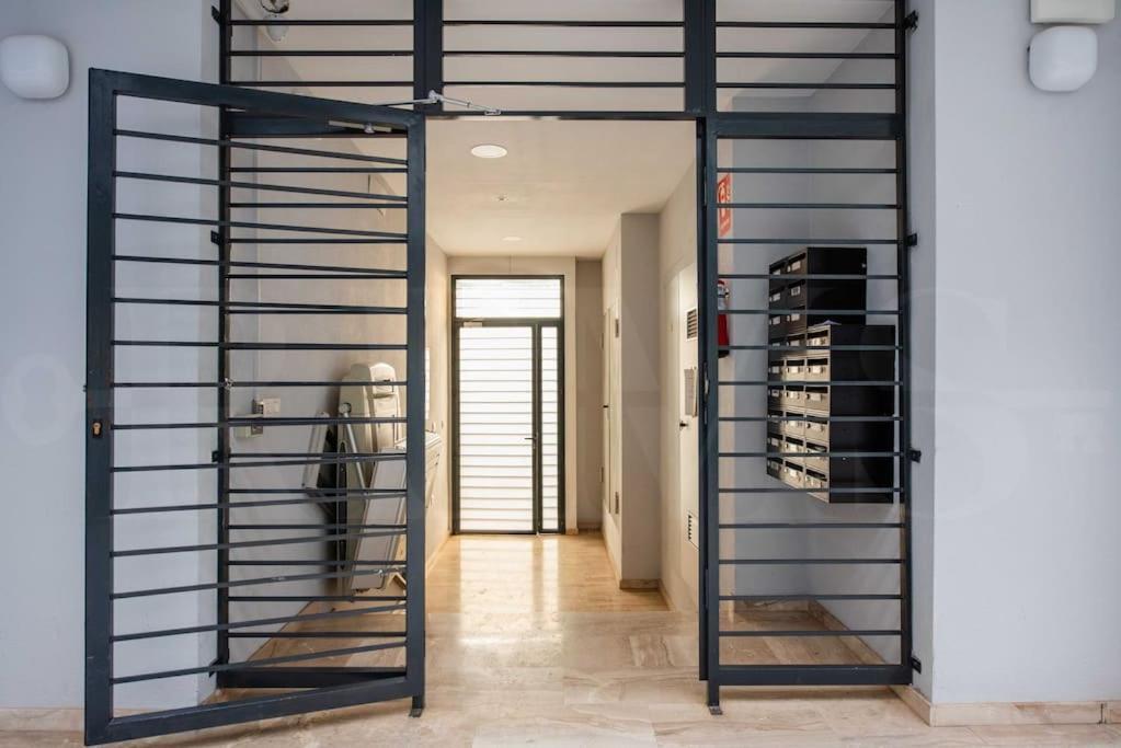 Contemporary Minimalist Apartment By Rems Málaga Extérieur photo