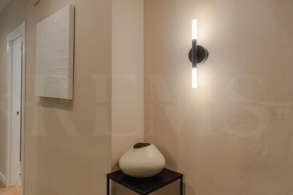 Contemporary Minimalist Apartment By Rems Málaga Extérieur photo