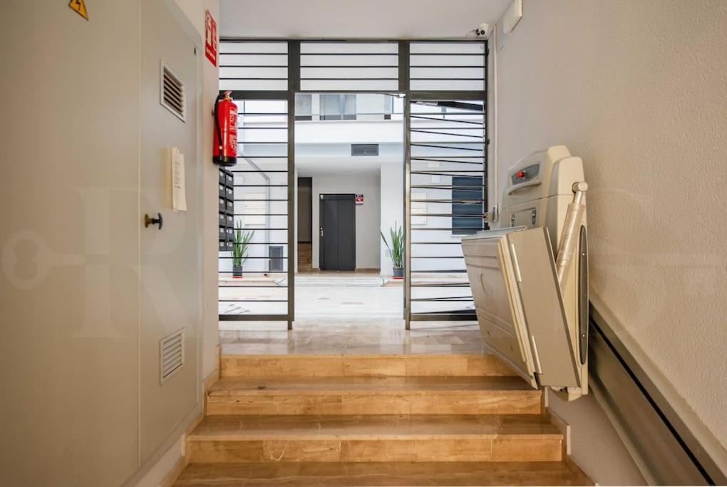 Contemporary Minimalist Apartment By Rems Málaga Extérieur photo