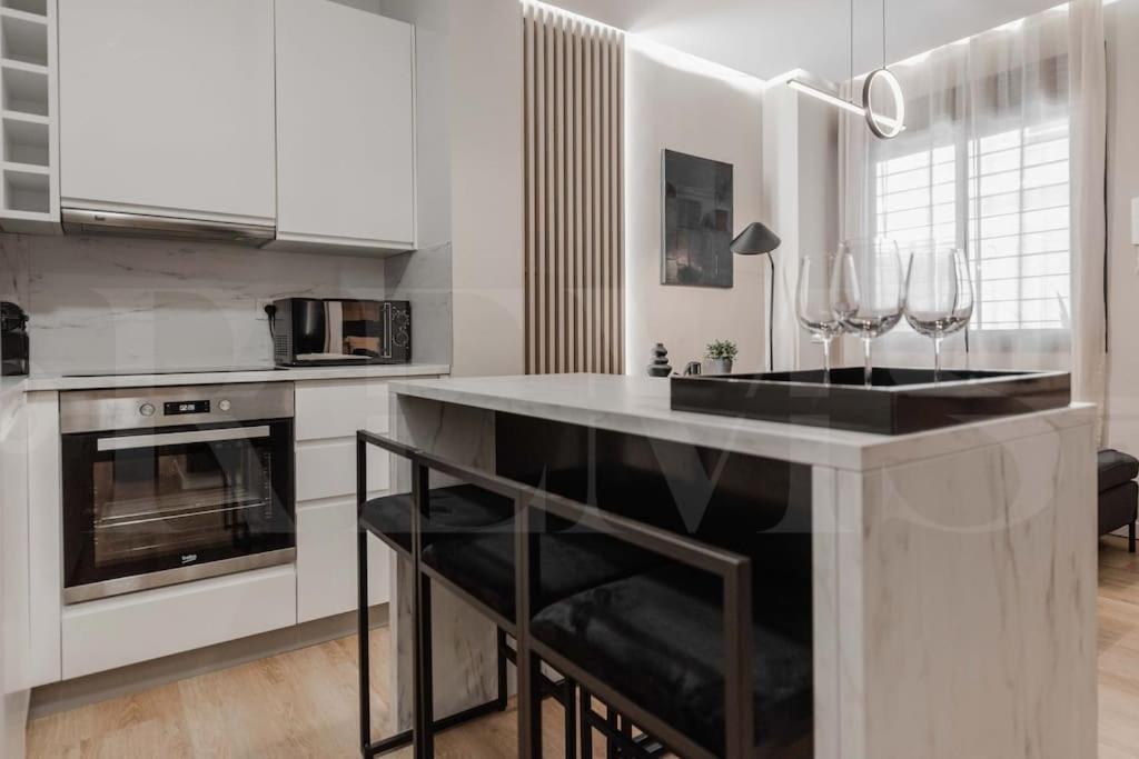 Contemporary Minimalist Apartment By Rems Málaga Extérieur photo