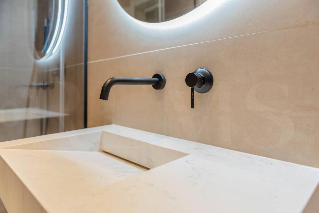 Contemporary Minimalist Apartment By Rems Málaga Extérieur photo