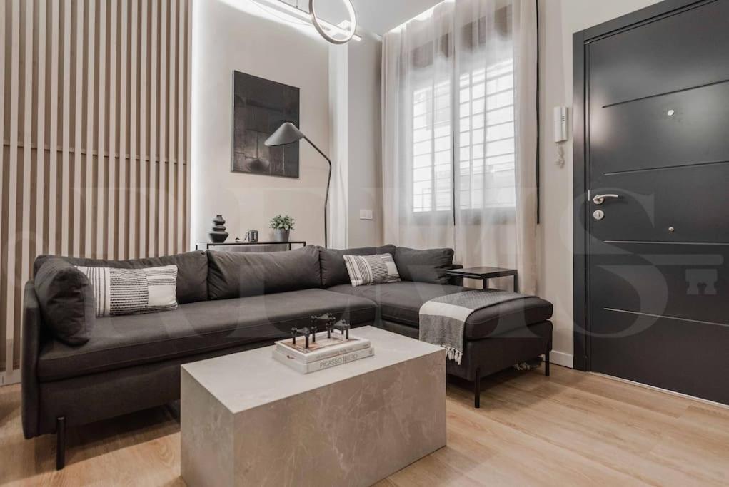 Contemporary Minimalist Apartment By Rems Málaga Extérieur photo