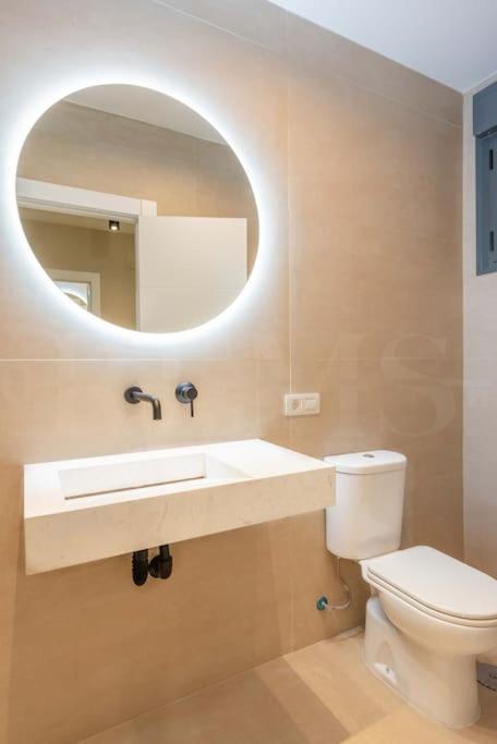 Contemporary Minimalist Apartment By Rems Málaga Extérieur photo